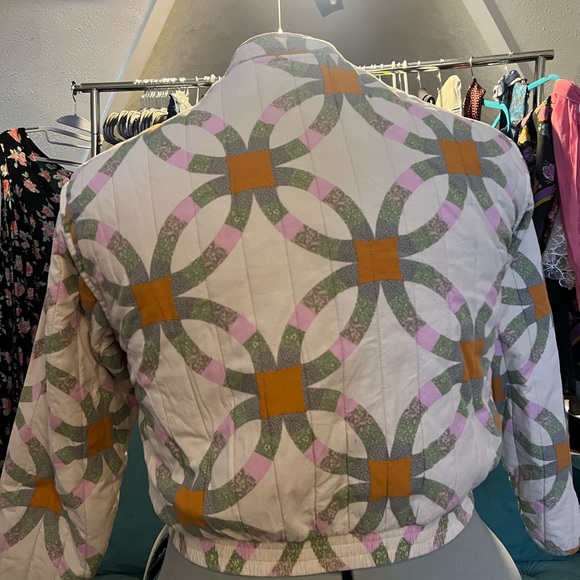 Universal Thread Multicolor Patchwork Puffer Jacket - Picture 2 of 2